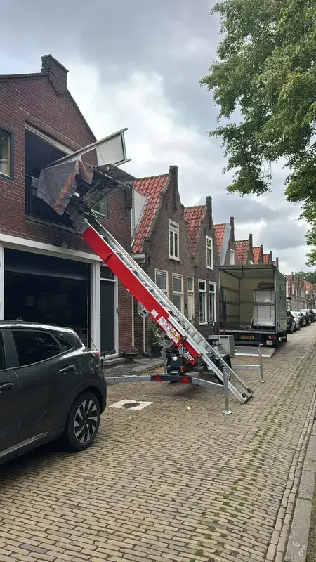Verhuislift in woonwijk Ridderkerk