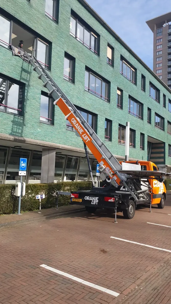 Verhuislift bij hoogbouw in Rotterdam-Zuid