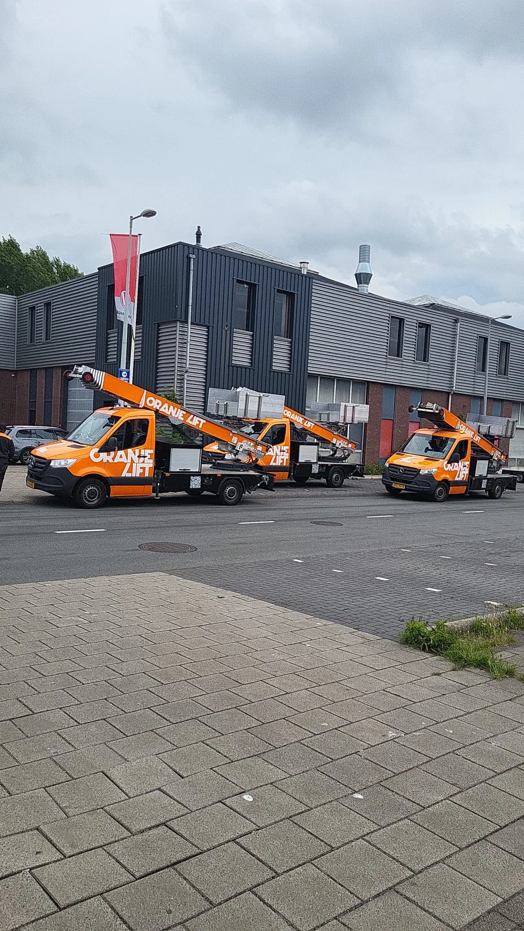 Vloot verhuisliften klaar voor inzet in Rotterdam